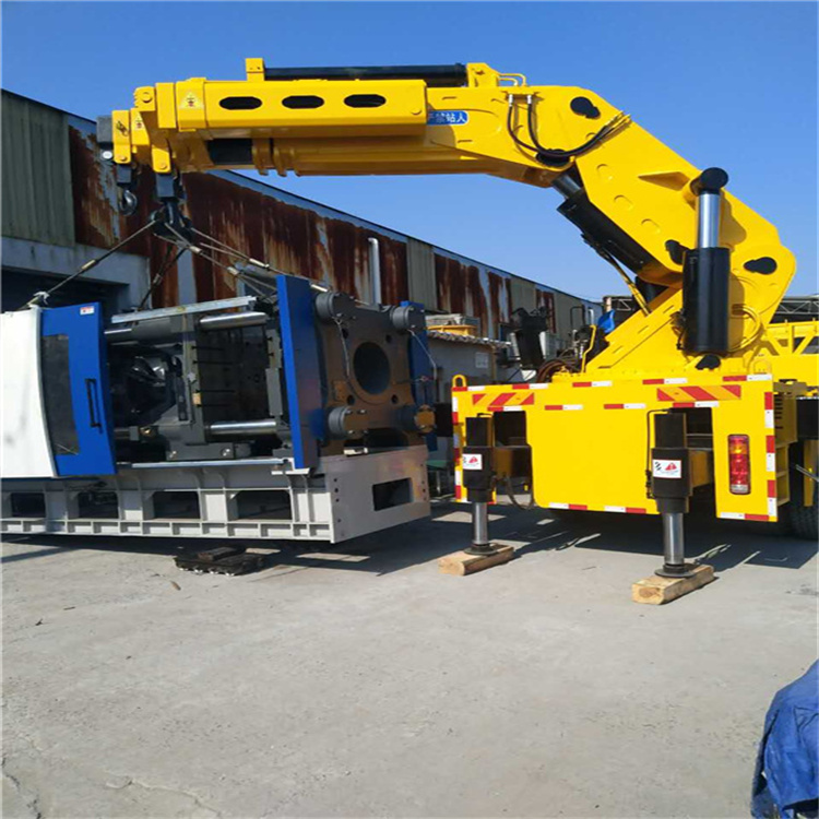 龙华 大吨位折臂吊出租费用解析：一小时租赁多少钱