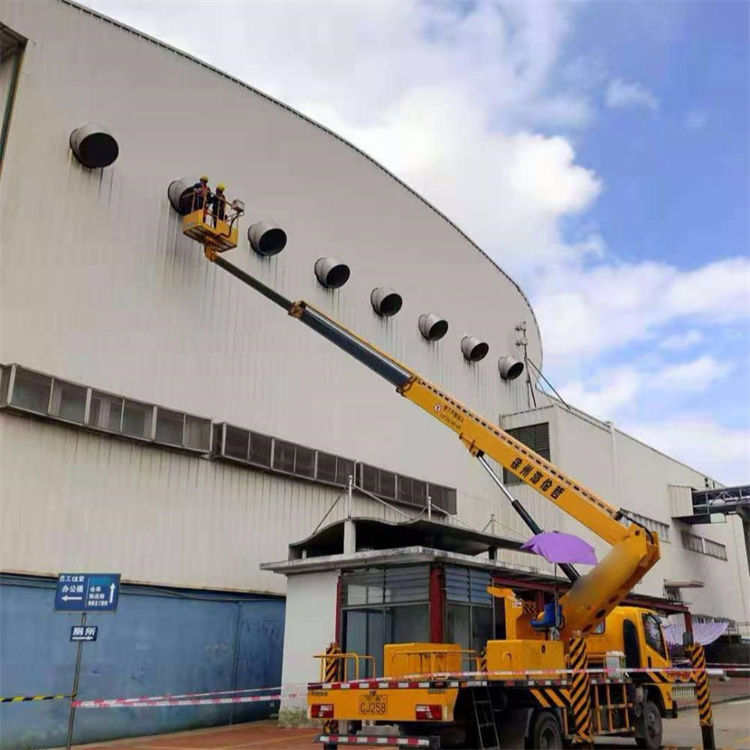 龙华高空作业车出租服务：专业广告牌安装解决方案