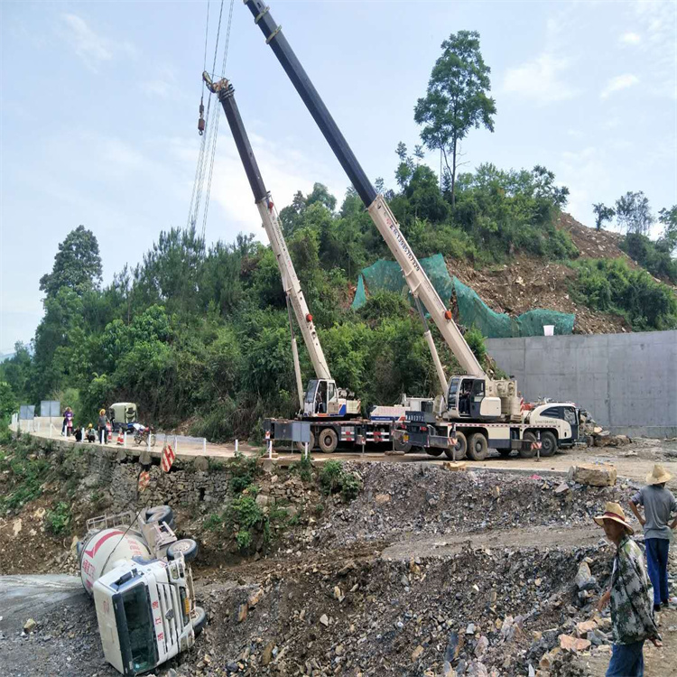 龙华汽车掉沟里叫吊车救援要多少钱